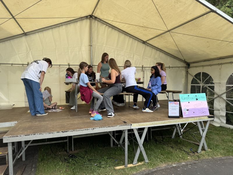 Kirmes Holler 2025 Kinderschminken der Eternity Nova